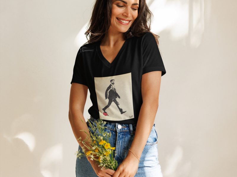 GARY TAXALI “ZOHRAN MAMDANI” RELAXED WOMEN'S V-NECK T-SHIRT